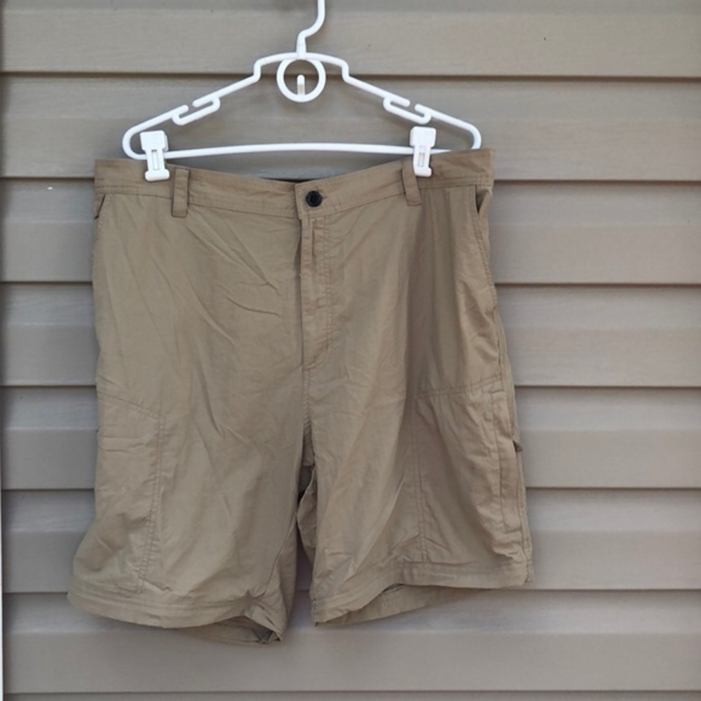 Reel Legends men’s nylon khaki shorts
